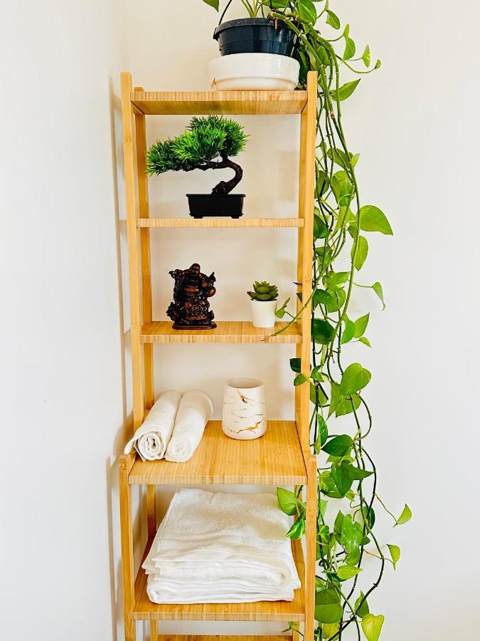 Jabeen'S House Bedroom 2 เบอซองส์ ภายนอก รูปภาพ