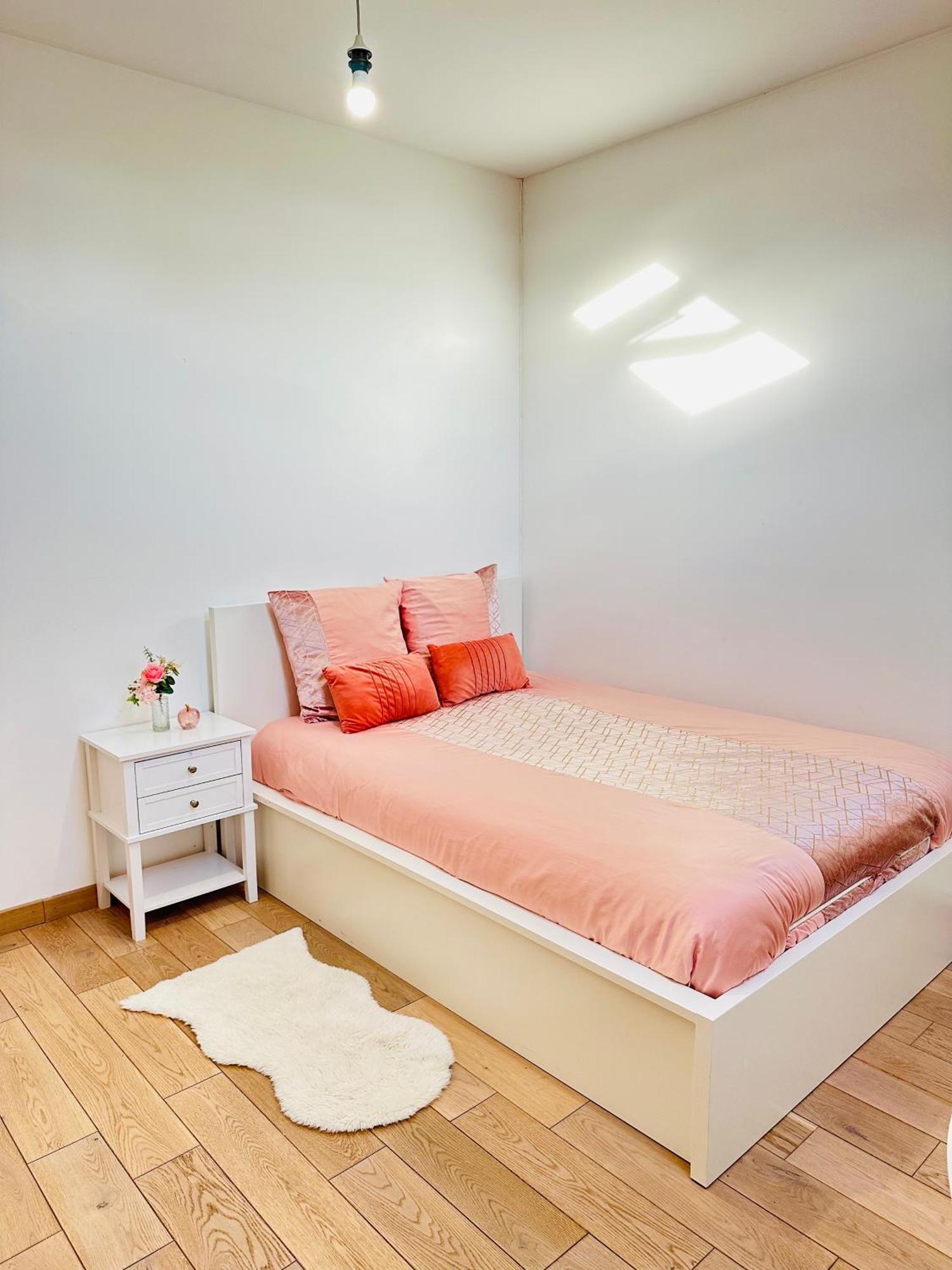 Jabeen'S House Bedroom 2 เบอซองส์ ภายนอก รูปภาพ